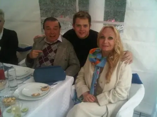 259090 49b25676d6654e8880efa868decd1348