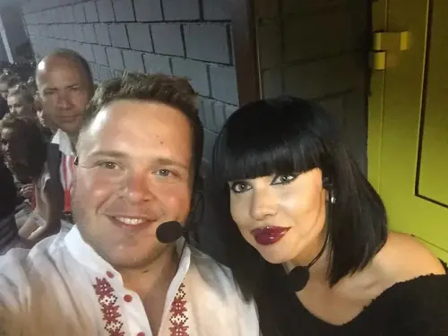 259090 bc0ed25ff25a43a9a66ed4502ed49639 mv2