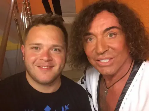 259090 d11429fa976e45b8af9bb2af9e959e40 mv2